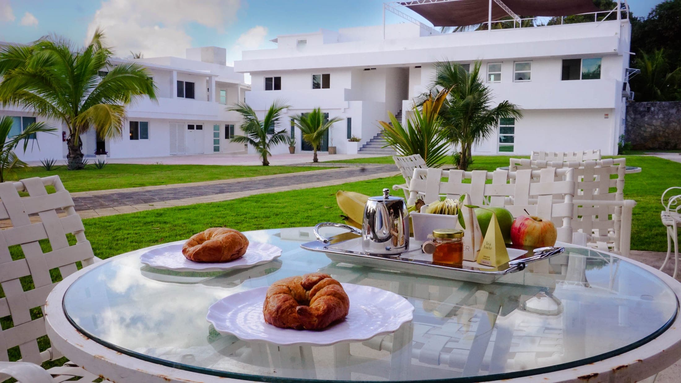 Outdoor breakfast table