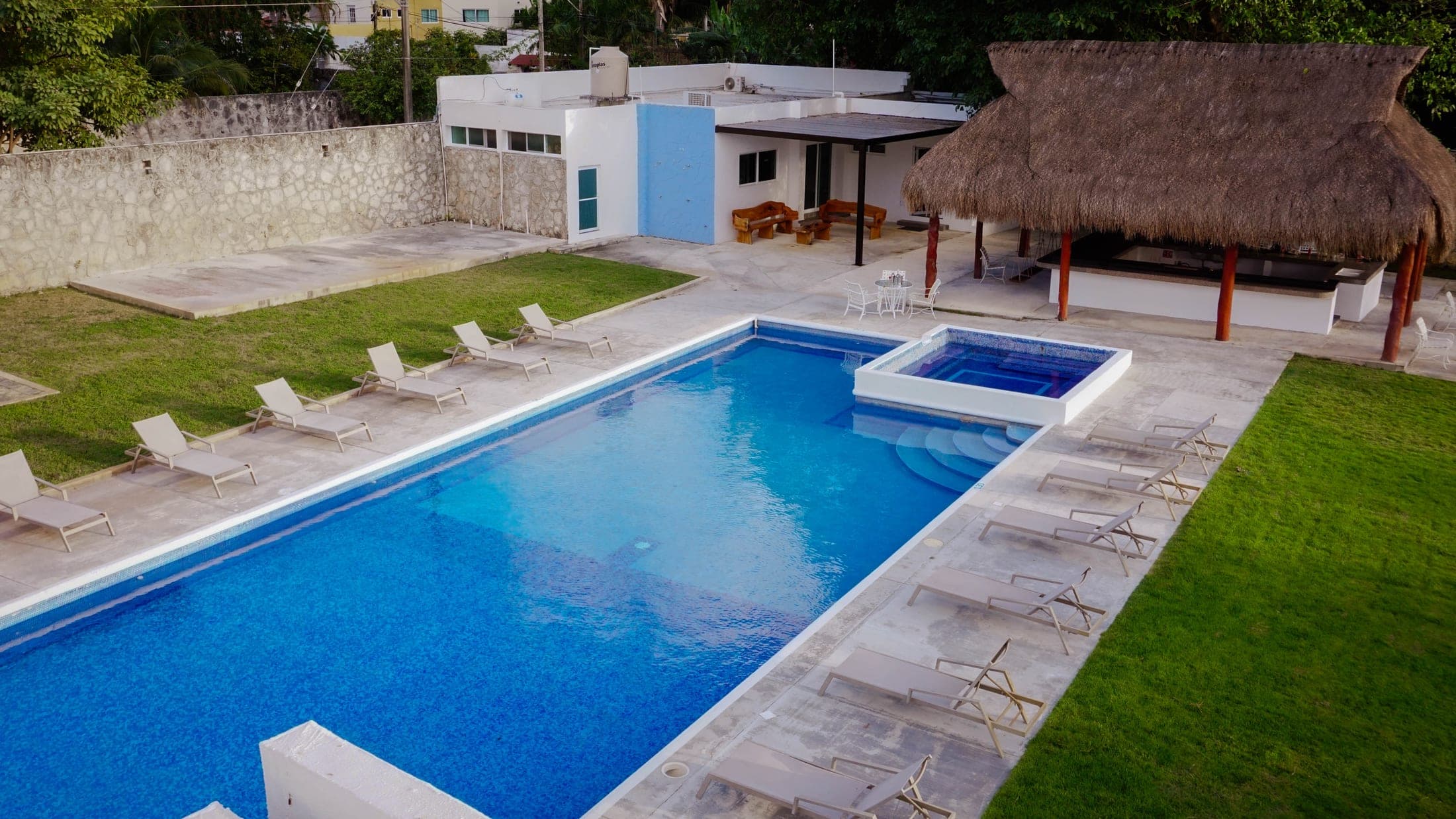 Rectangular pool with jacuzzi seen from above